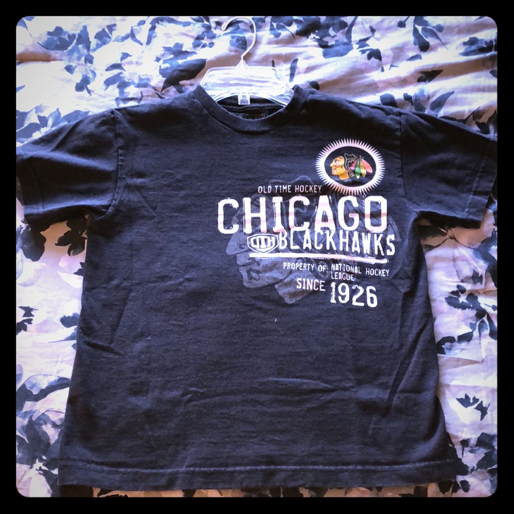 Chicago black hawks youth small tee